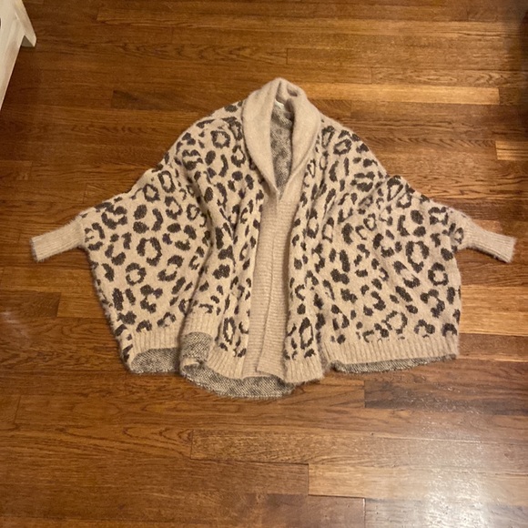 Anthropologie Akemi Kim super soft sweater kimono - Picture 6 of 9